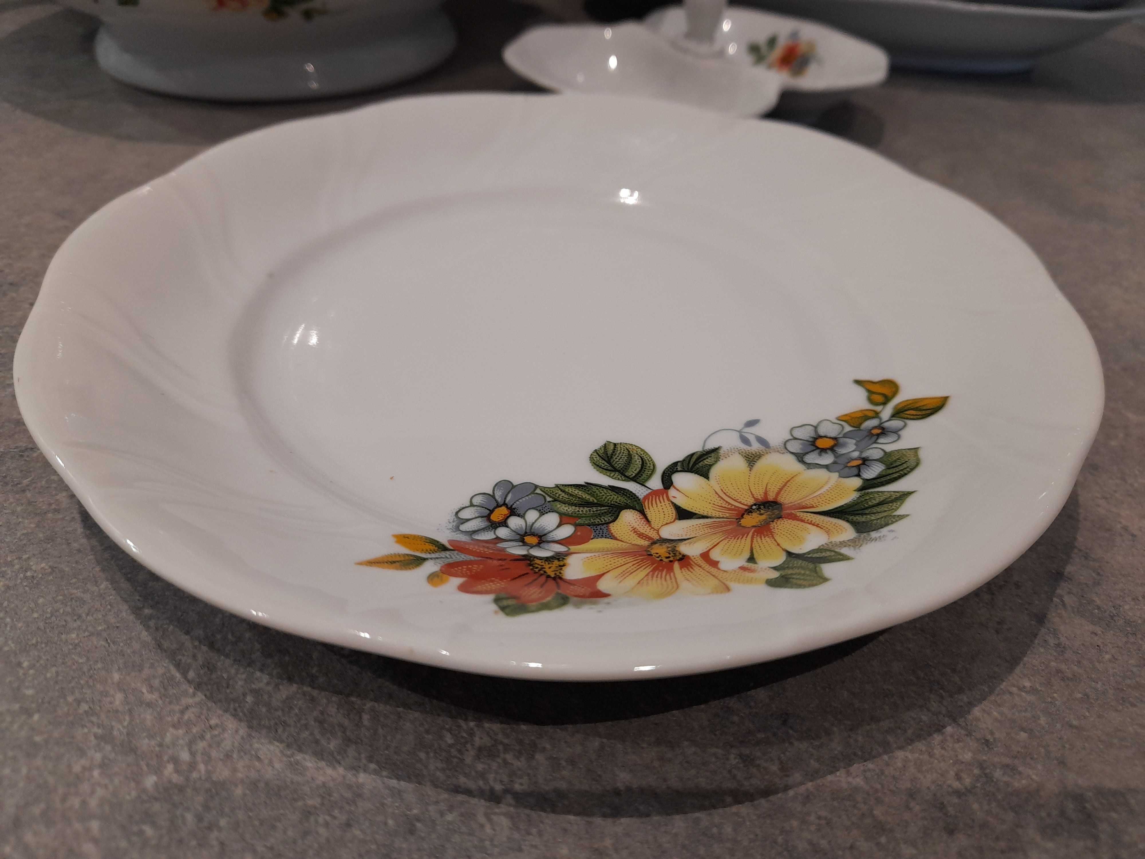 serwis obiadowy porcelana Książ kompletny 12 osób - 43 elementy
