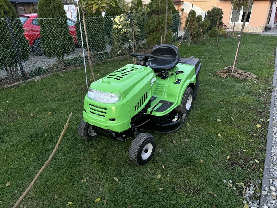 Traktorek kosiarkę firmy  MTD. Silnik 15.5KM