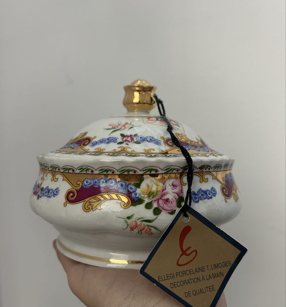 Peça de porcelana limoge