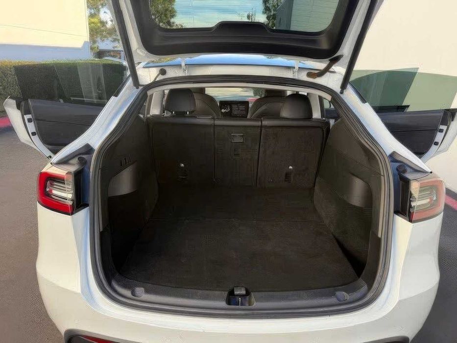 Tesla Model Y Performance      2022