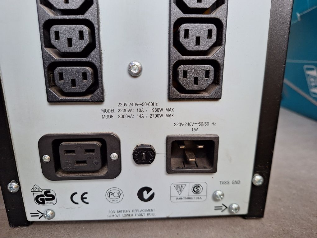 APC Smart-UPS 3000