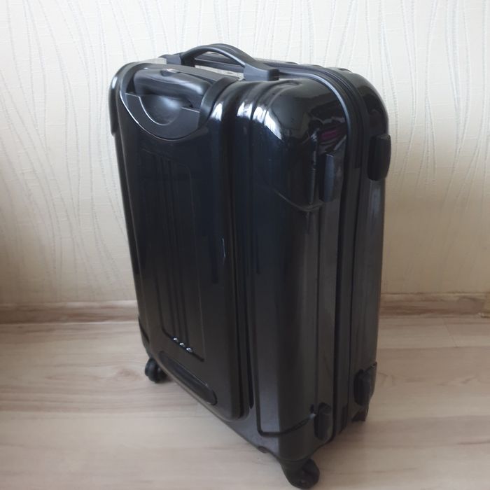 WENGER walizka średnia czarna 4koła