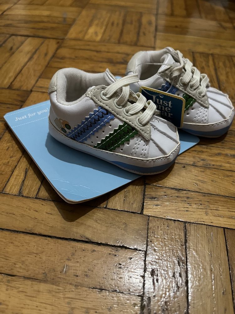 Nowe buciki Carter’s new born, niechodki