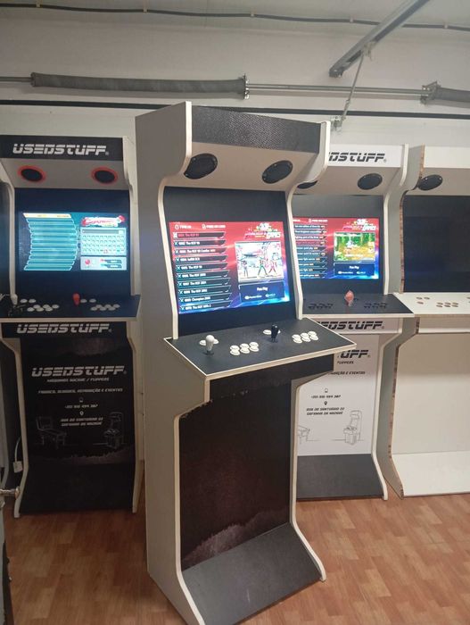 Maquina Arcade Black & White