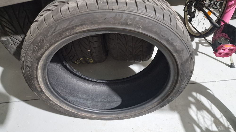 pneus 245/45 ZR18 100Y NOVOS