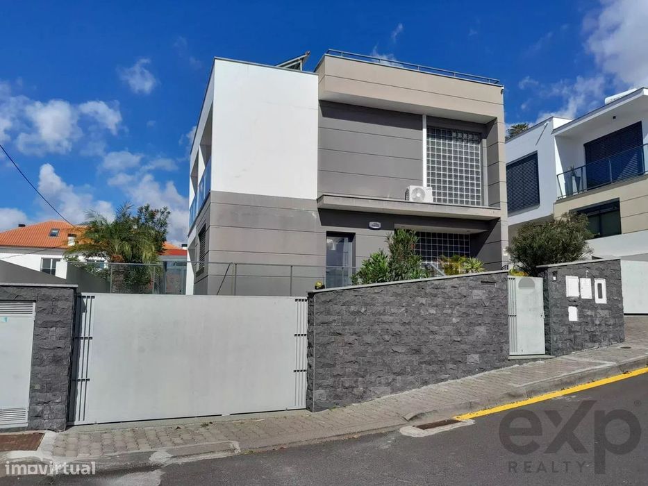 Moradia com vista mar