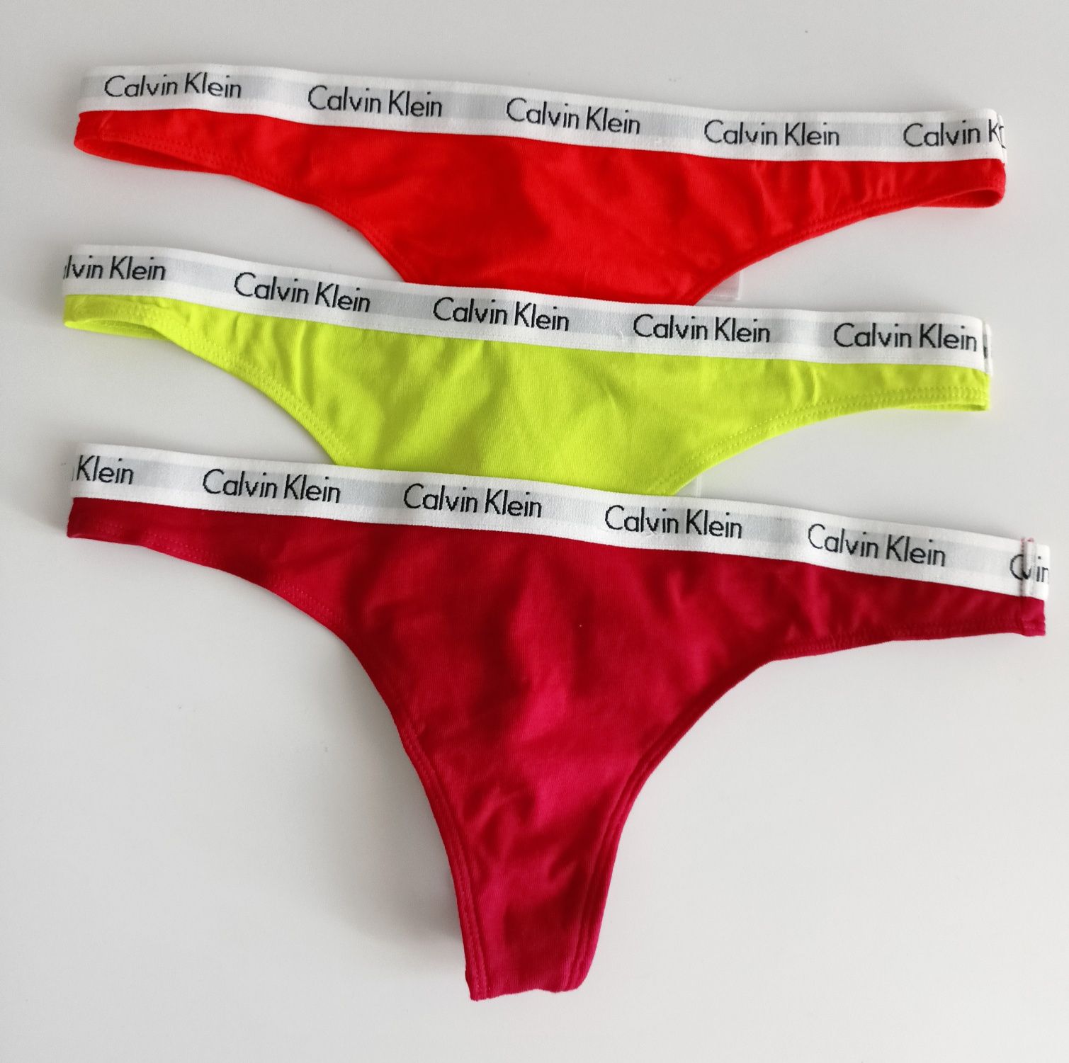 стринги Calvin Klein Underwear