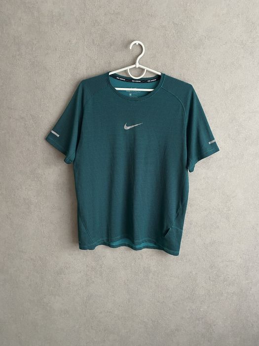 Футболка nike running для тренувань nike dri fit
