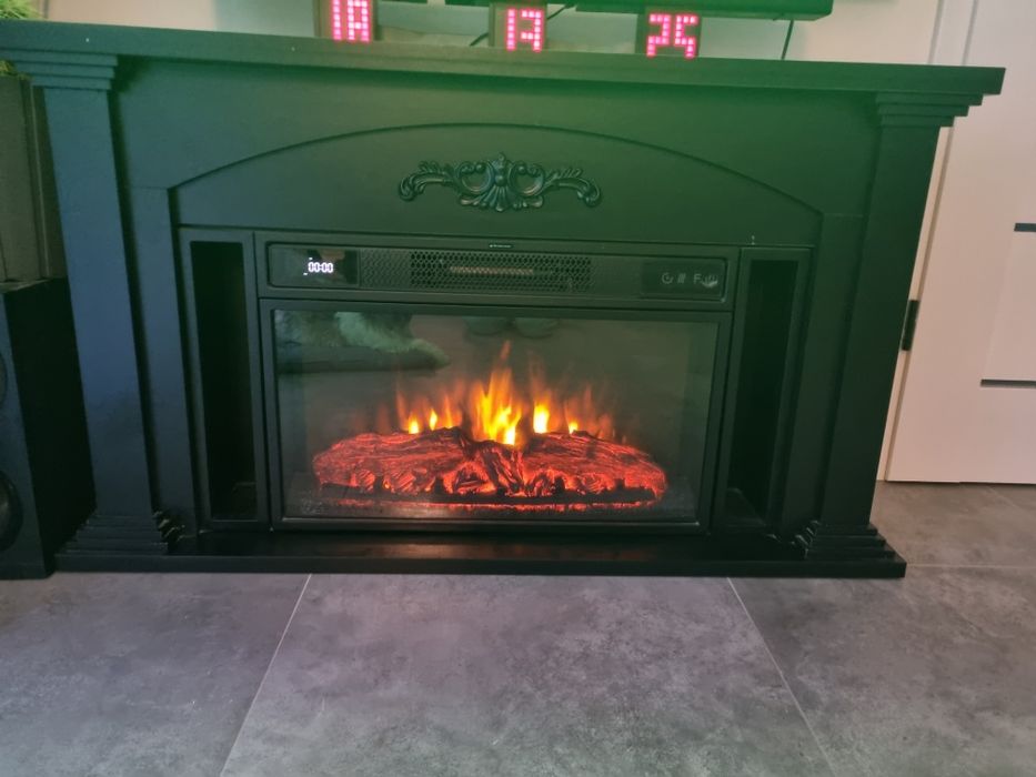 Kominek elektryczny z wbudowanym termostatem i pilotem rozmiar XL