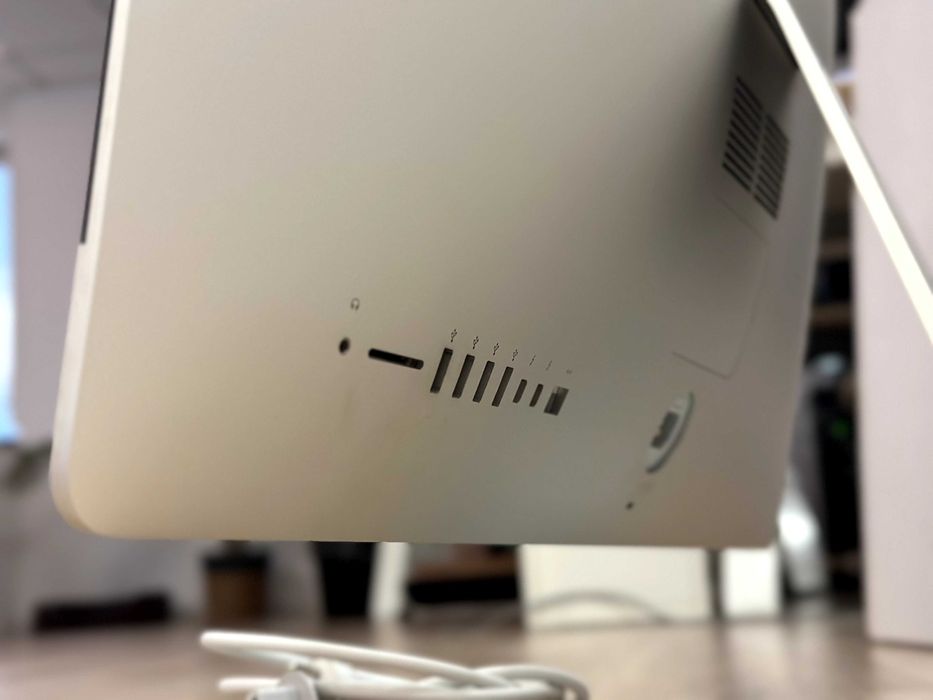 iMac (Retina 5K, 27", Late 2015)