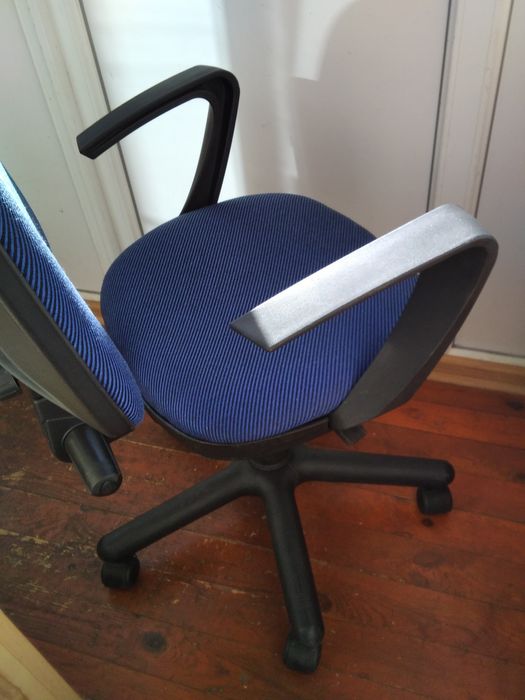 Офисный стул после кап ремонта все в рабочем состоянии