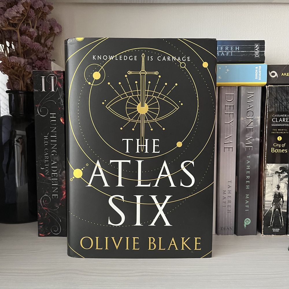 Книга The Atlas Six Olivie Blake англійською