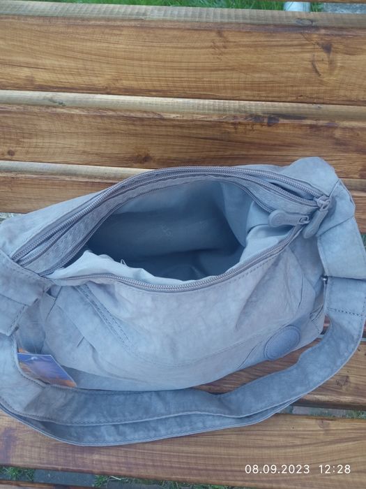 Сумка жіноча спортивна