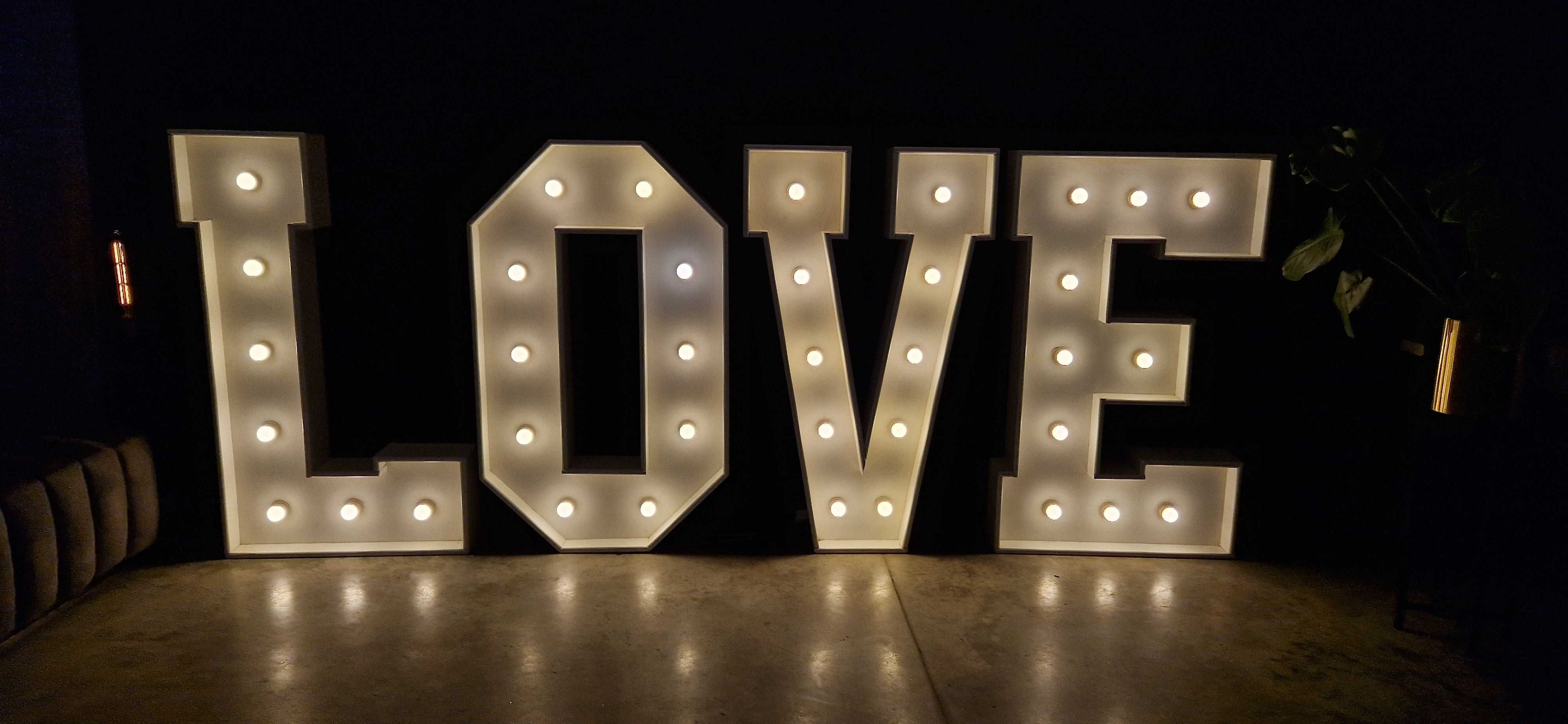 Na wynajem duży napis LOVE, 118cm, Klasyczny