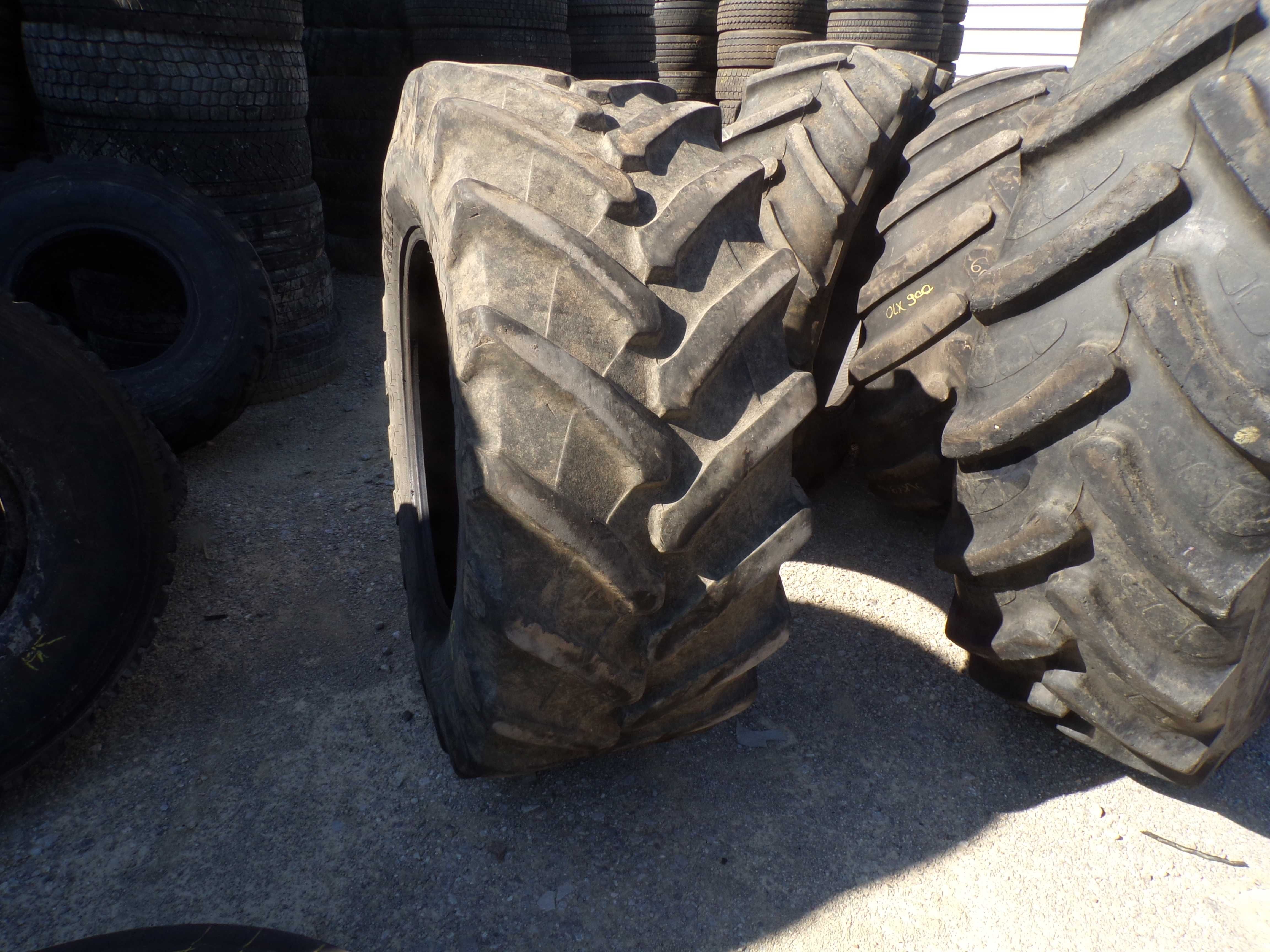 Opona 540/65R30 PIRELLI TM 800 dętkowa (1100 netto)