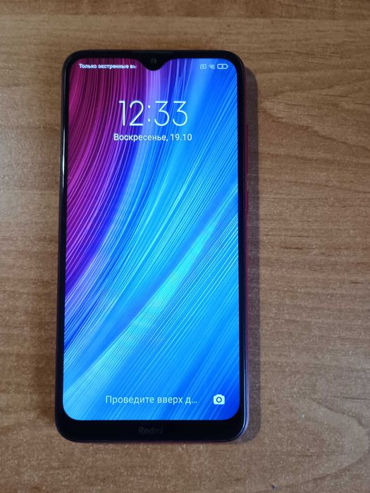 продам Redmi 8 Ruby Red 3 GB RAM 32 ROM
