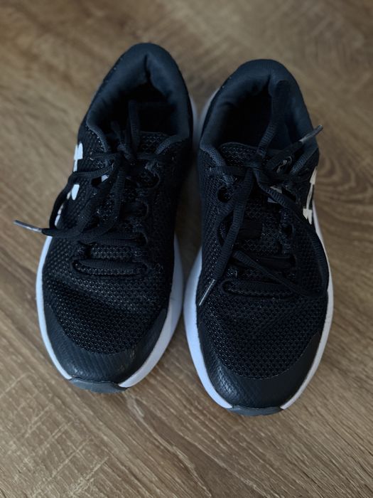 Buty chlopięce Under Armour, rozm.36