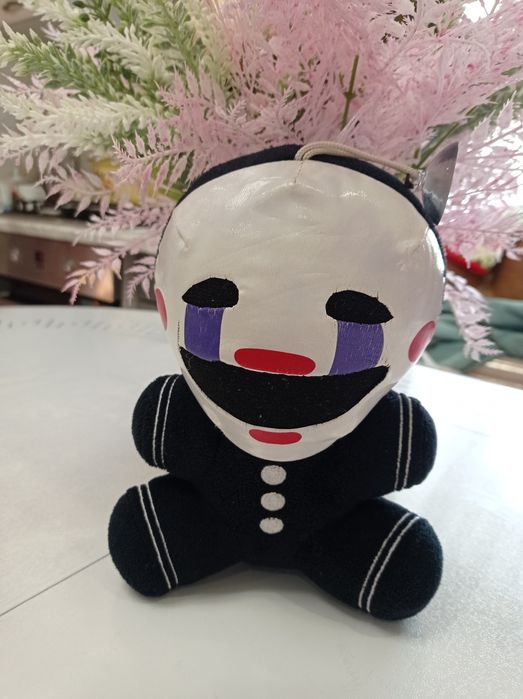 Продам Іграшки у гарному стані фнаф2