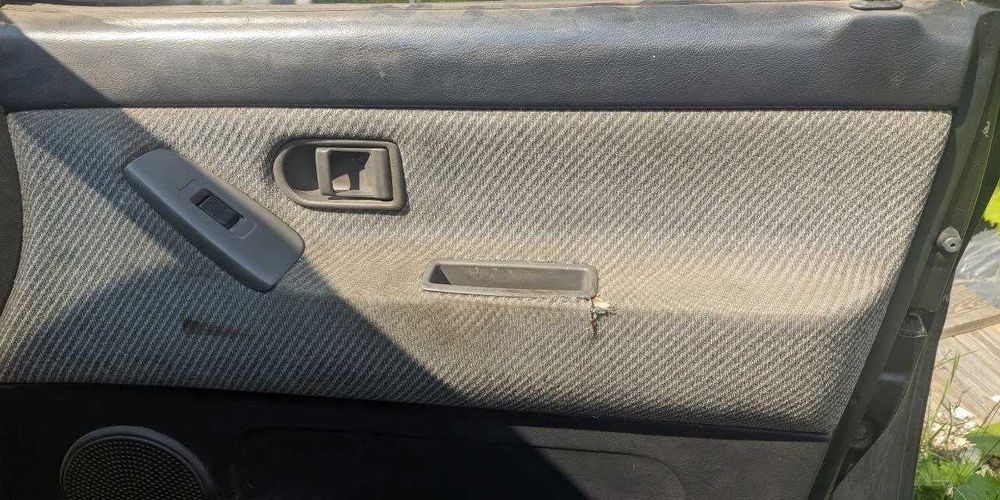 Nissan Prairie 2.0 M11 1990г