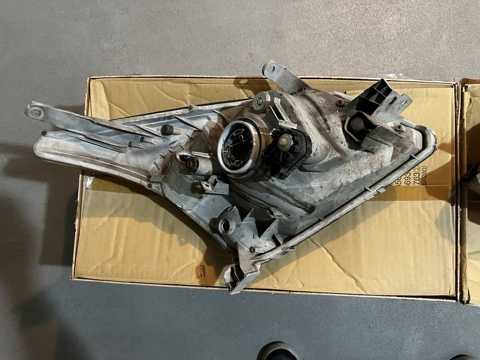 Lampy przednie Toyota Land Cruiser 120  rocznik 2007 rok