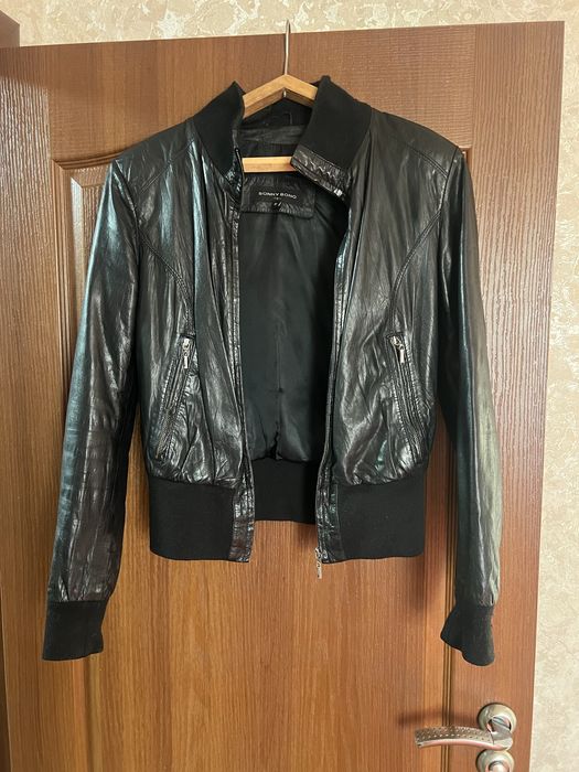 Продам шкіряну жіночу куртку