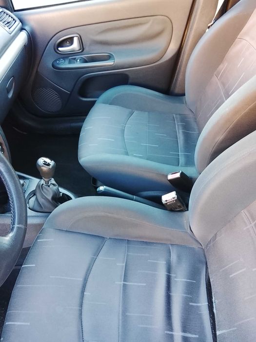Renault Clio ll 1.4 ano 2005