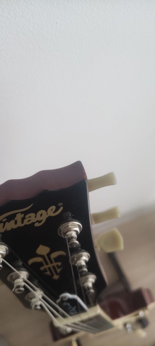 Vintage v100 Les Paul Midge Ure Signature Goldtop, p90
