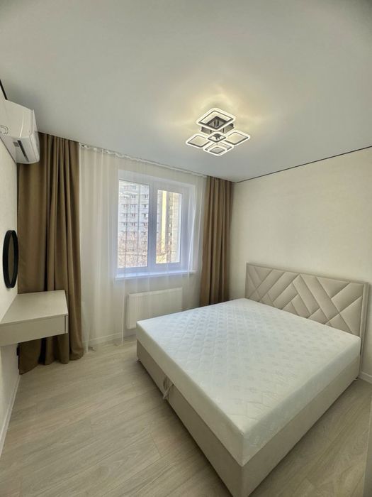 Продам євродвокімнатну квартиру в новобудові Птичка гидропарк