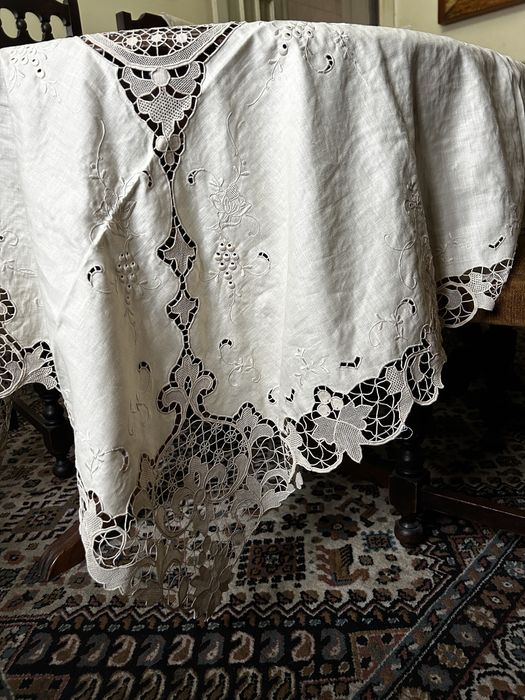 Toalha de mesa com 12 guardanapos