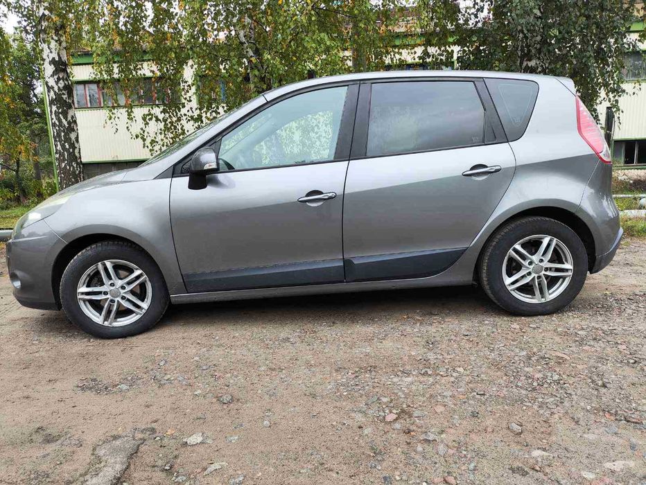 Renault Megane Scenic 2010 (Рено сценік 2010)