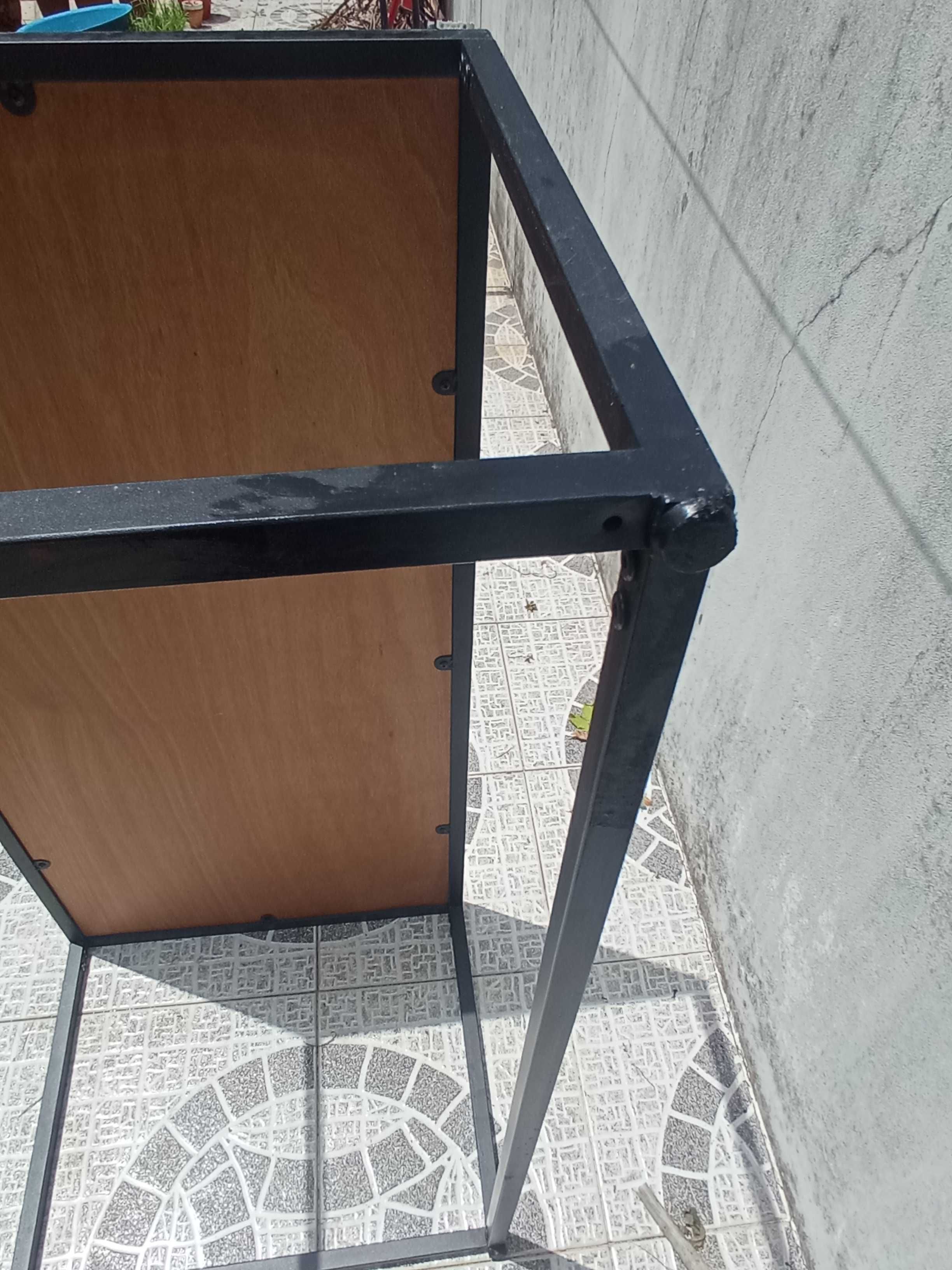 Mesa de centro / apoio