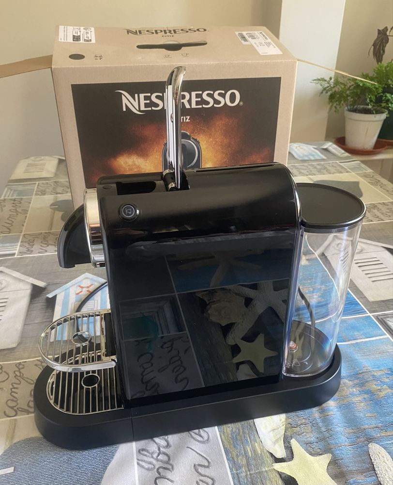 Maquina de café Nespresso Citiz - nova