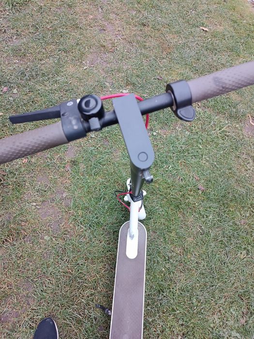 Електросамокат в гарному стані