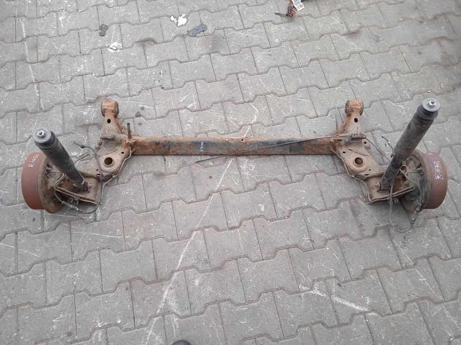belka oś tylna zawieszenia  bębny amortyzatory opel corsa c 3d