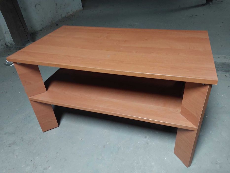 Stolik kawowy z półką