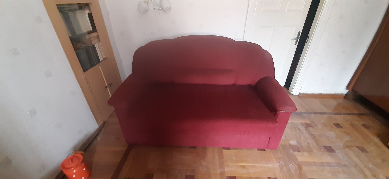 Продам мебель диван шкаф трюмо и так далее