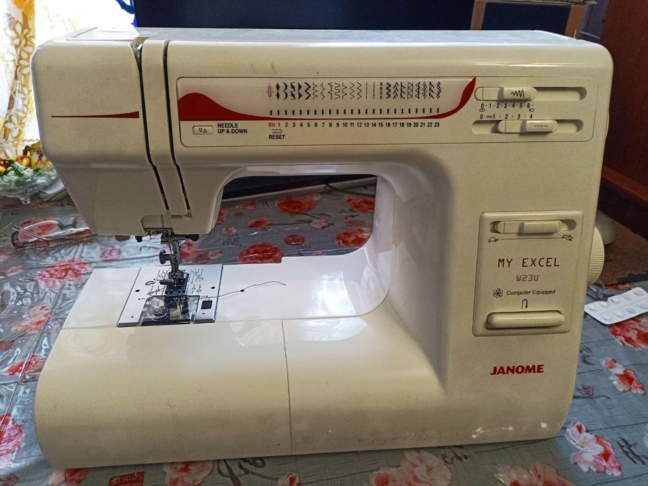 Швейна машинка Janome My Excel W23U