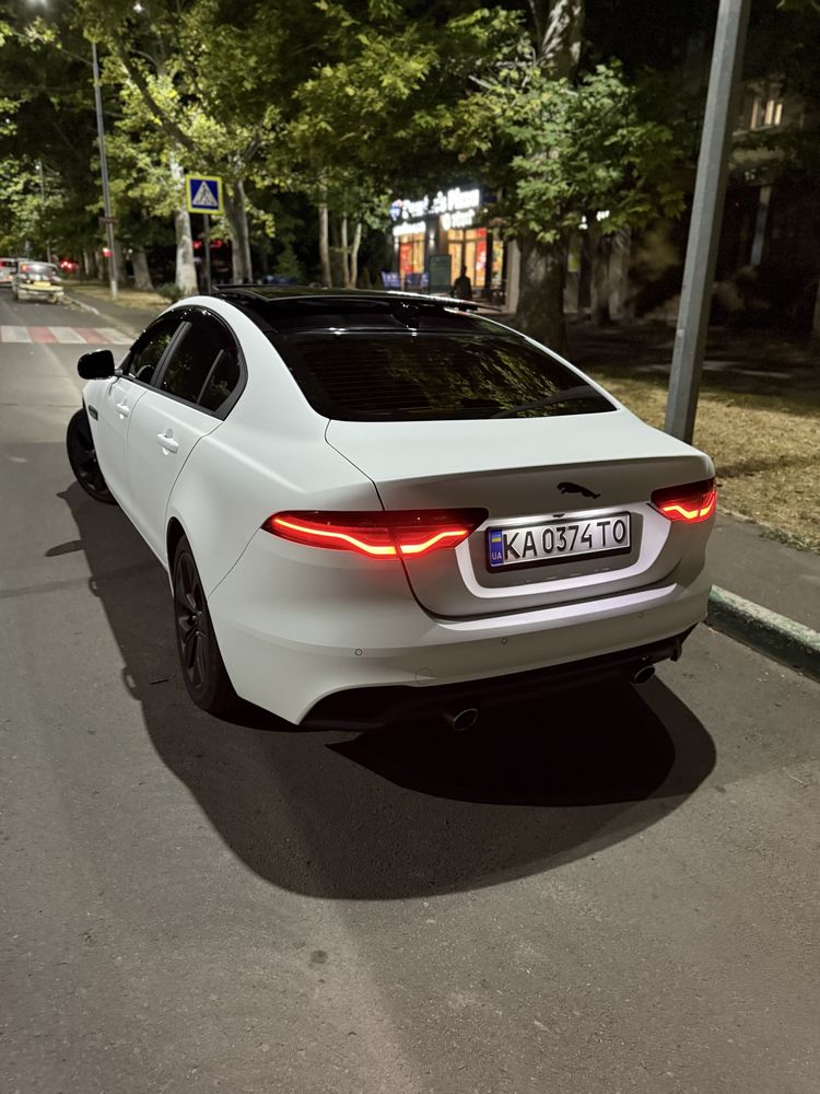 Jaguar XE 2020,2.0 Turbo