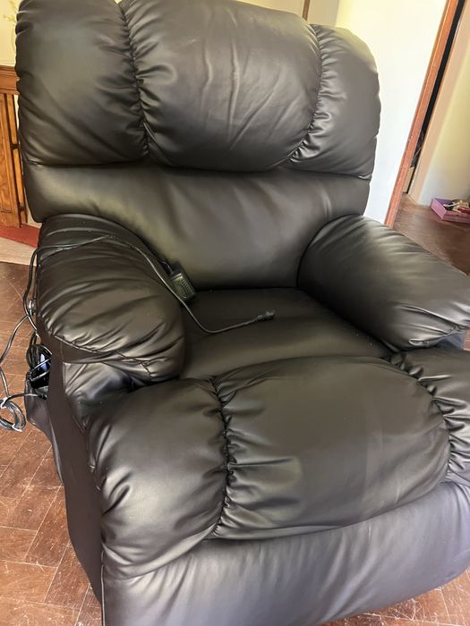 Cadeirão Eletrico ajuda a levantar