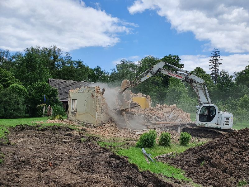 koparka wyburzenia rozbiórki prace ziemne transport usługi spycharką