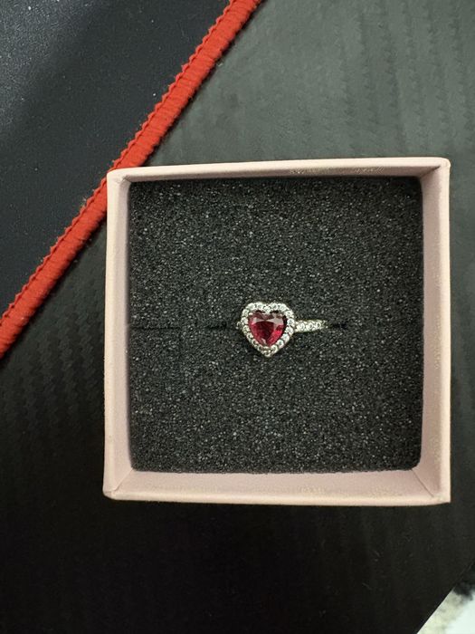 Anel Pandora em excelente estado size 50