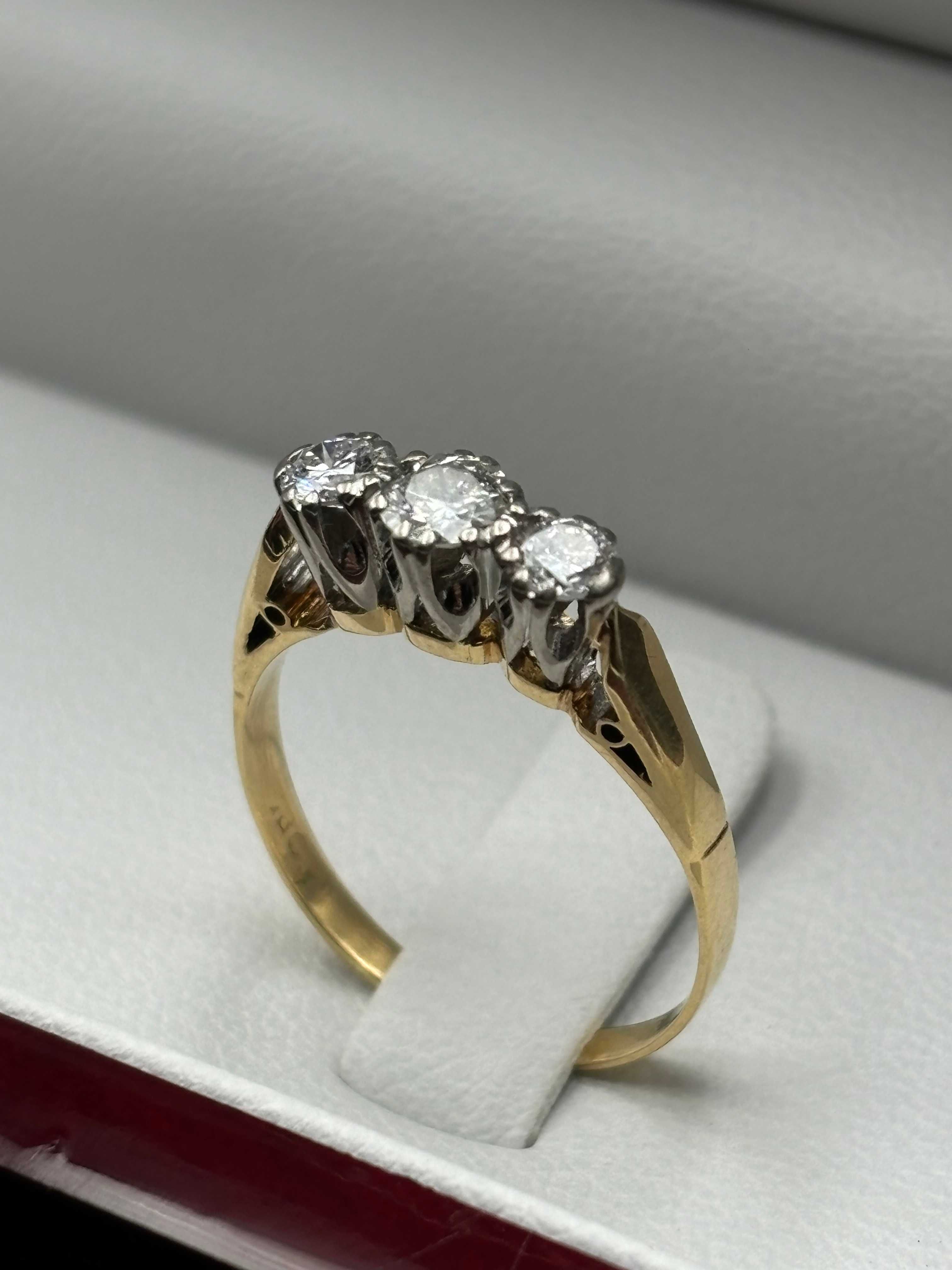 Złoty 750 pierścionek z brylantami 0,50ct / naturalne diamenty