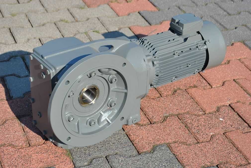 Motoreduktor kątowy 1.5kw. 13,3obr./min.. SIEMENS
