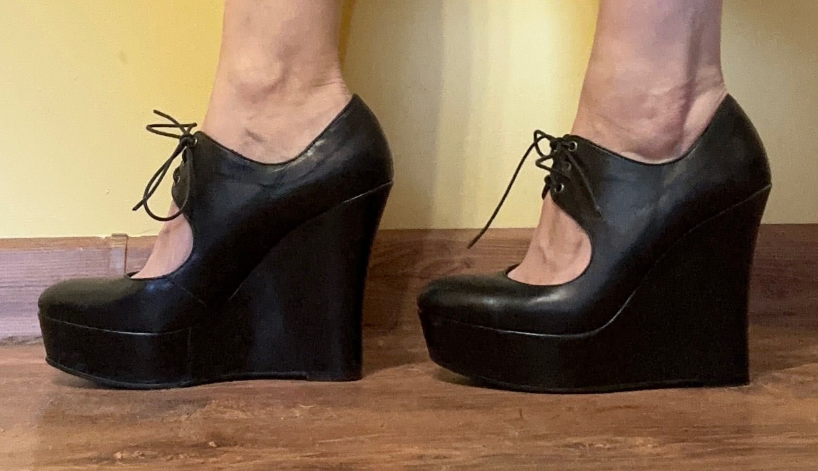 Czarne buty Simple 37 koturna wysoki obcas awangarda gothic wiązane