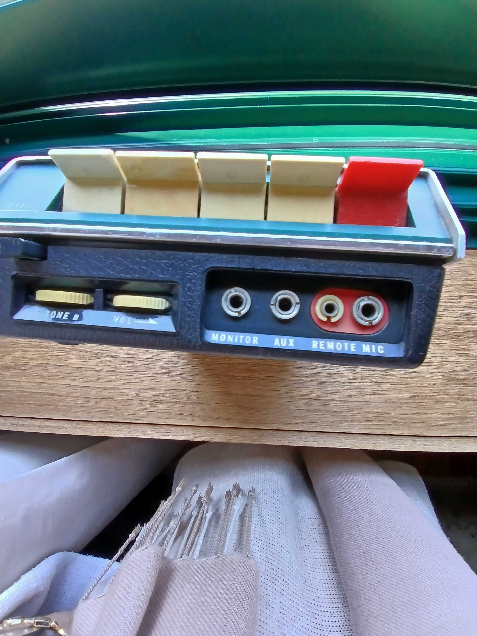 Leitor Gravador de Cassete, portátil, Sony TC 100A de 1968