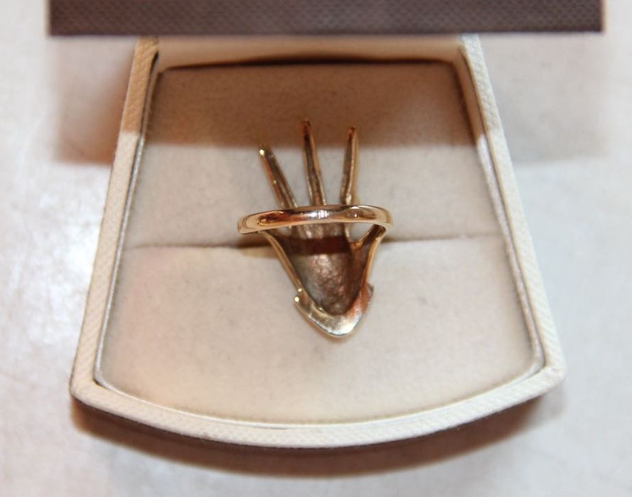 złoty pierścionek złoto 585 apart dłoń diament brylant zaręczyny