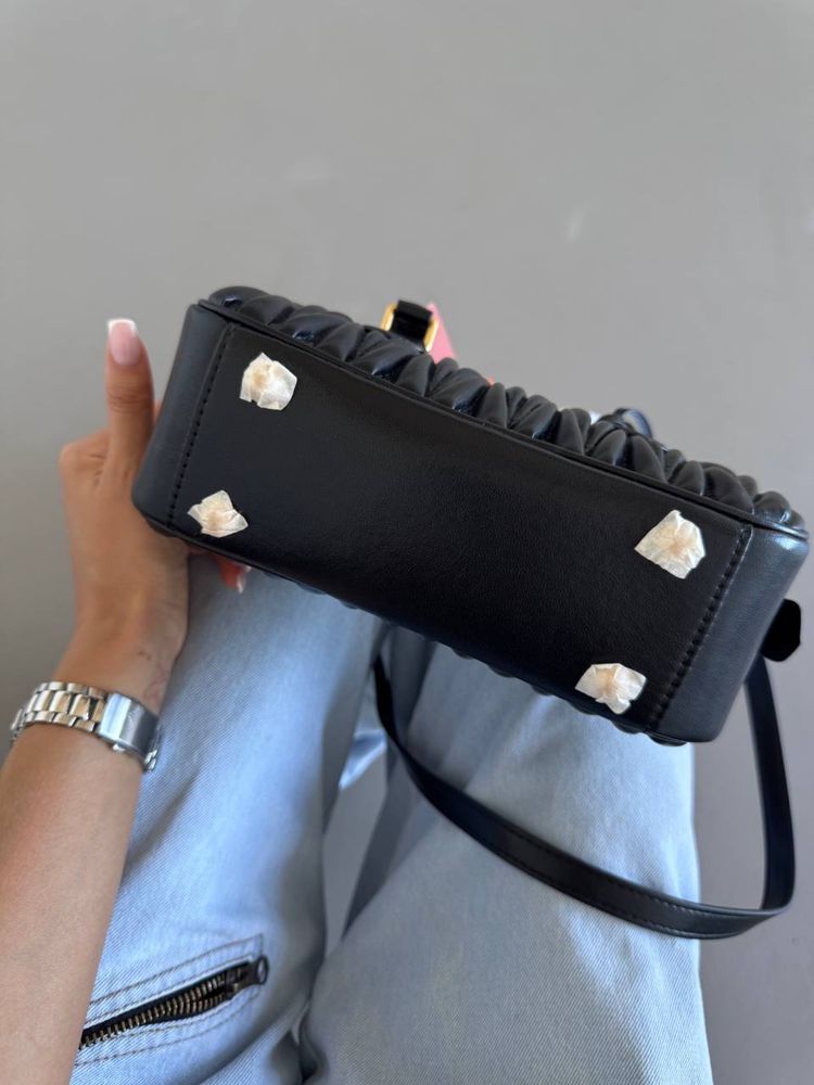 Шкіряна сумка miu miu
