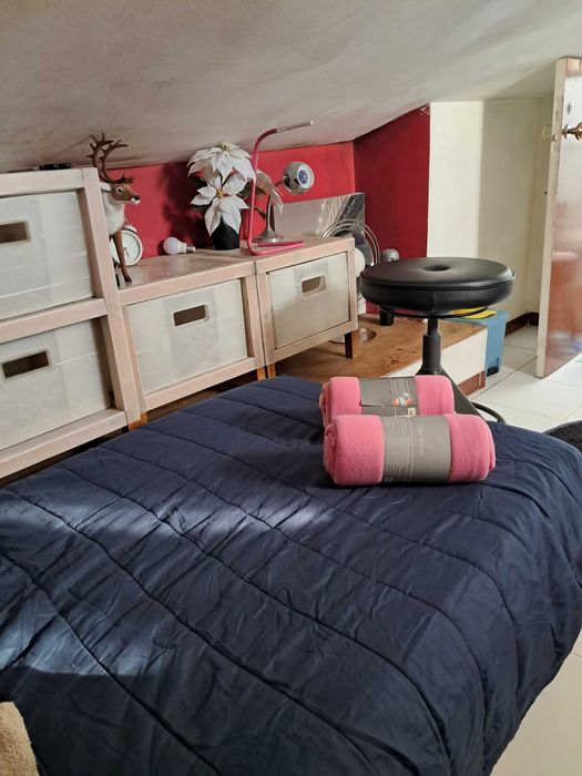 Sotão Charmoso. Metro Chiado, centro Lisboa. Ler texto.