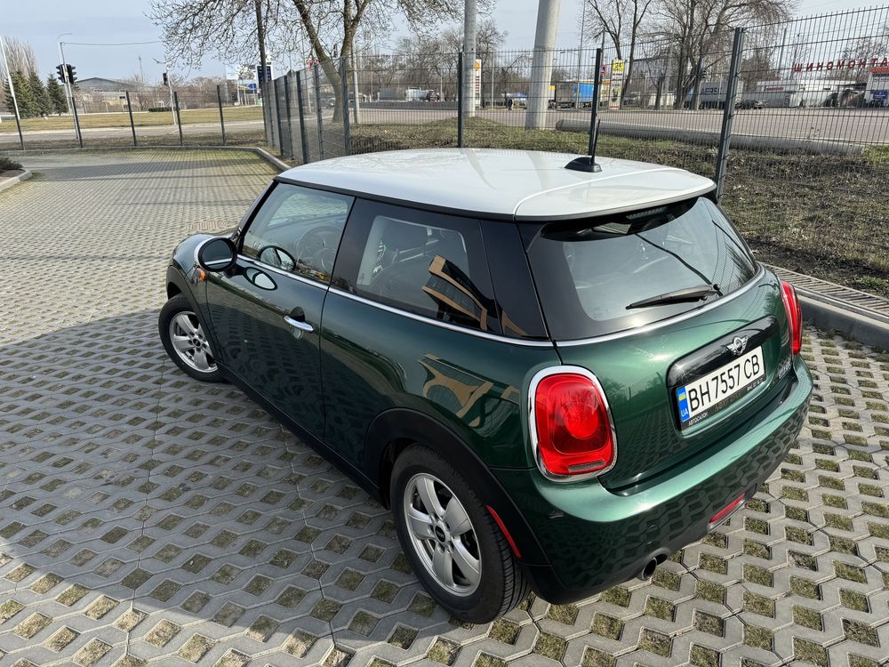 Продам Mini Cooper 1.5 автомат идеал