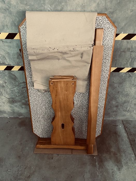 Mesa em madeira (pinho mel).